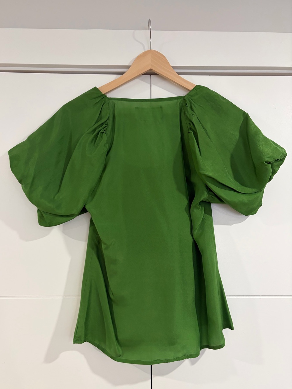 GLAM VINTAGE SOUL Green Puff Sleeve Women's Top, size S. - Picture 3 of 9